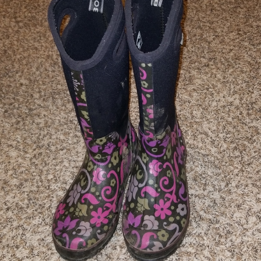 Womens Bogs size 8